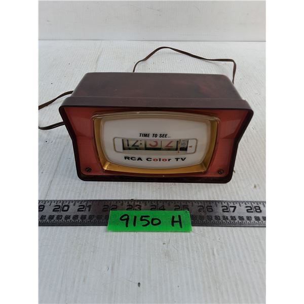 Vintage RCA TV Advertising Clock - Tested