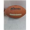 Image 2 : (2) Vinyl  Footballs