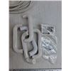 Image 4 : Screw In Hangers, Zircon Studsensor, Drawer Handles, Apple TV, As Is