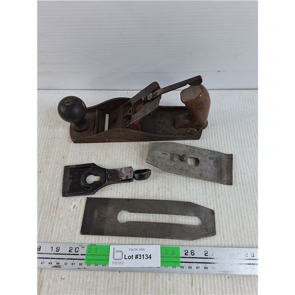 Vintage Wood Plane w/Spare Blades
