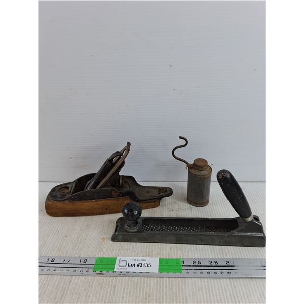 (2) Vintage Wood Planes & Small Oil Can