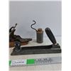 Image 3 : (2) Vintage Wood Planes & Small Oil Can