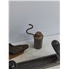 Image 4 : (2) Vintage Wood Planes & Small Oil Can