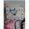 Image 7 : Vintage Lot - Hanging Lamp, Cook Pot, Macrame Pot Holder, Faux Flower Bouquet,  Clock, Misc - PU