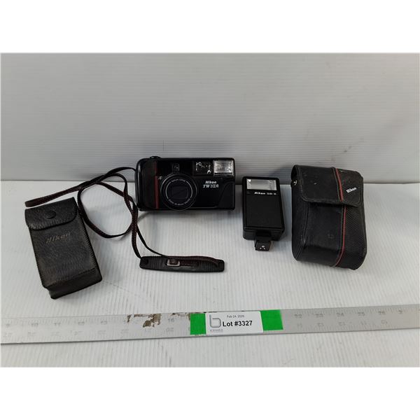 Nikon TW Zoom Camera, Flash Mount & Cases