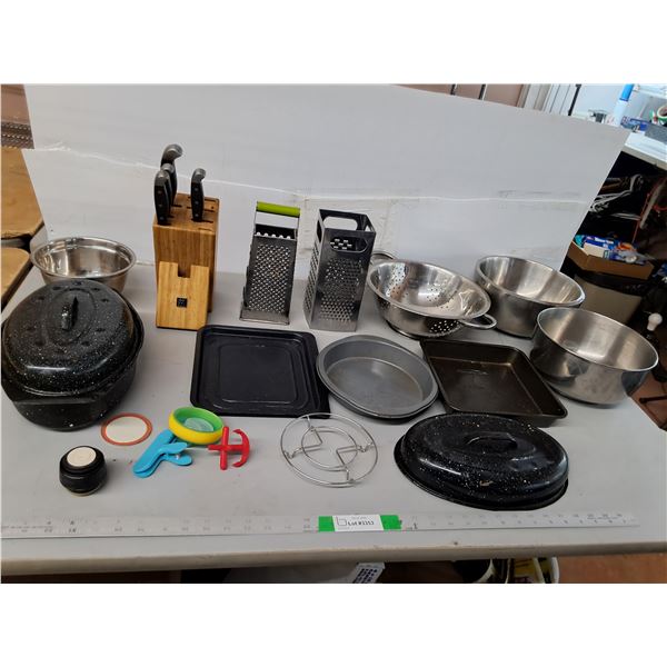Kitchen Lot- Knife Block & Knives, Cheese Graters, Mixing Bowls, Misc - Cannot Ship