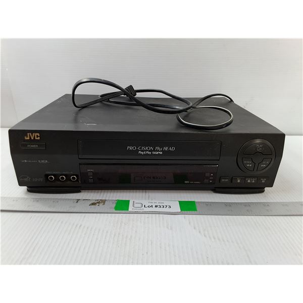 JVC VHS Player- Powers On - PICK UP