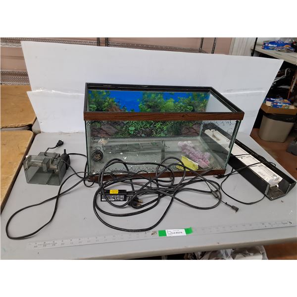 Aquarium 24" x 12.5" x 12.25", LIght & Filter- Both Power On - CANNOT SHIP