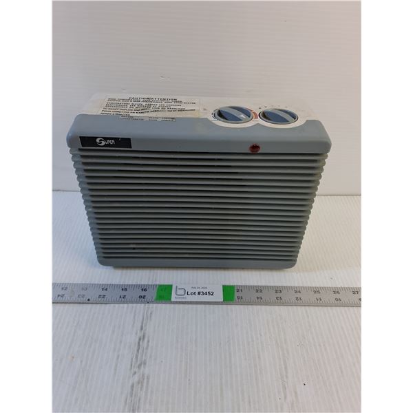 Space Heater- Super- Powers On- As Is