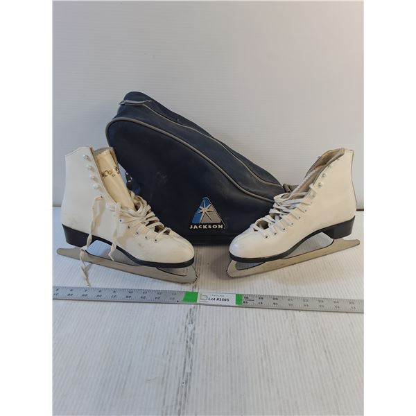 Figure Skates w/Case -Dominion Canada-  Size 7