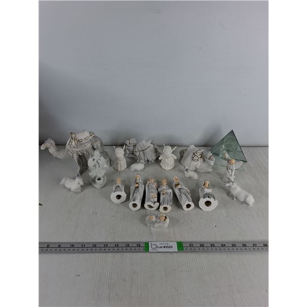 18 Pc Nativity Set & Glass Candle Holder