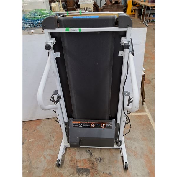 *Weslo Cadence Ex 14 Tread Mill - Powers On, As Is, PICKUP ONLY