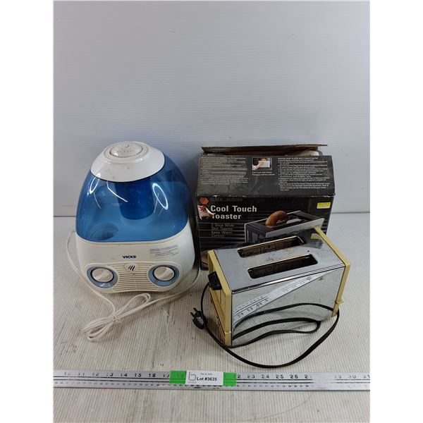 Vicks Humidifier, Black & Decker Cool Touch Toaster - Powers On, As Is