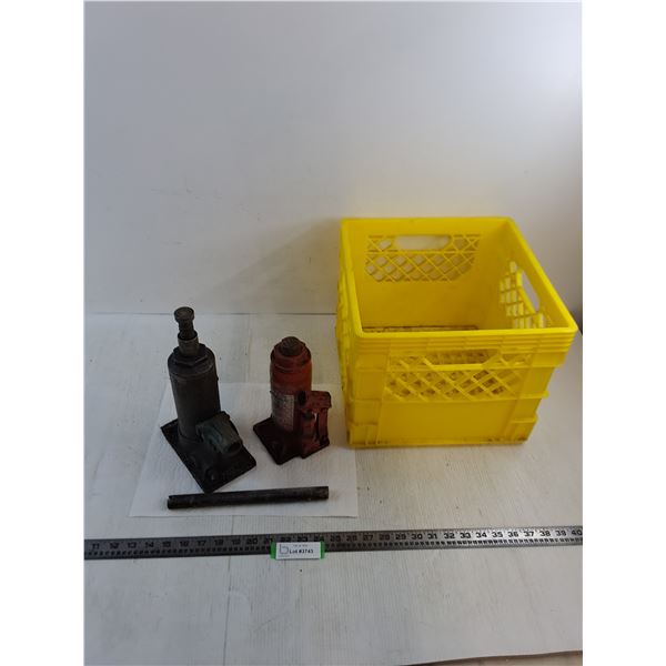 (2) Hydraulic Jacks & 1 Pump Bar, Milk Crate - PICK UP ONLY