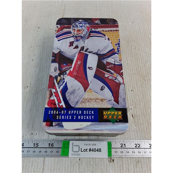 Used Tin Complete with O-Pee-Chee  Hockey Cards