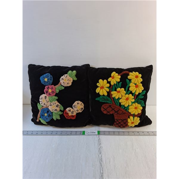 (2) Decorative Pillows
