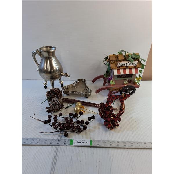 Assorted- Christmas items, Decor