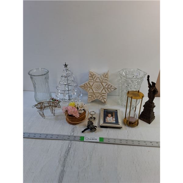 Assorted Glassware/Decor