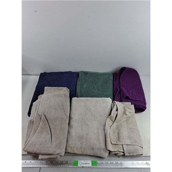 (6) Bathroom Towels