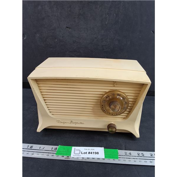 Vintage Rogers Majestic Radio - As Is