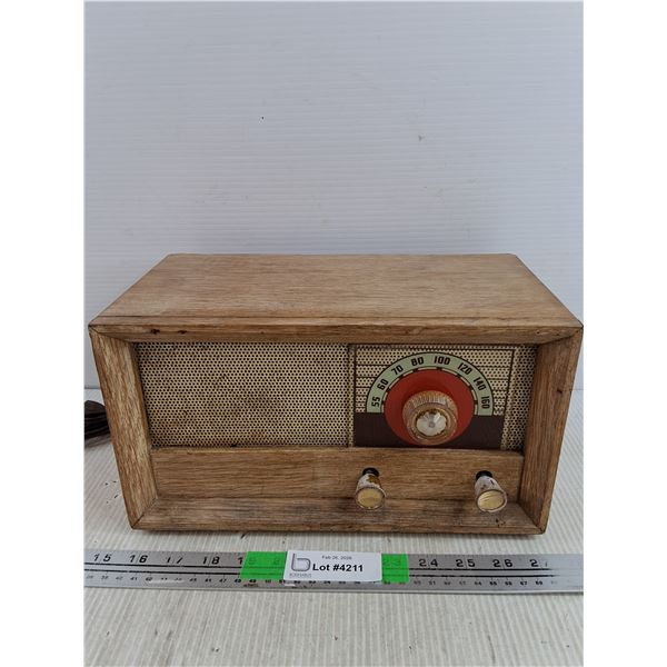 Vintage General Electric Radio - As Is