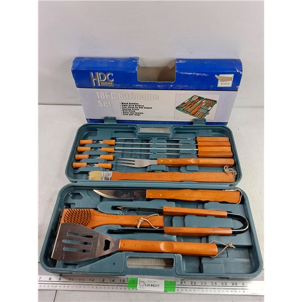 HDC 18 PC Barbeque Set