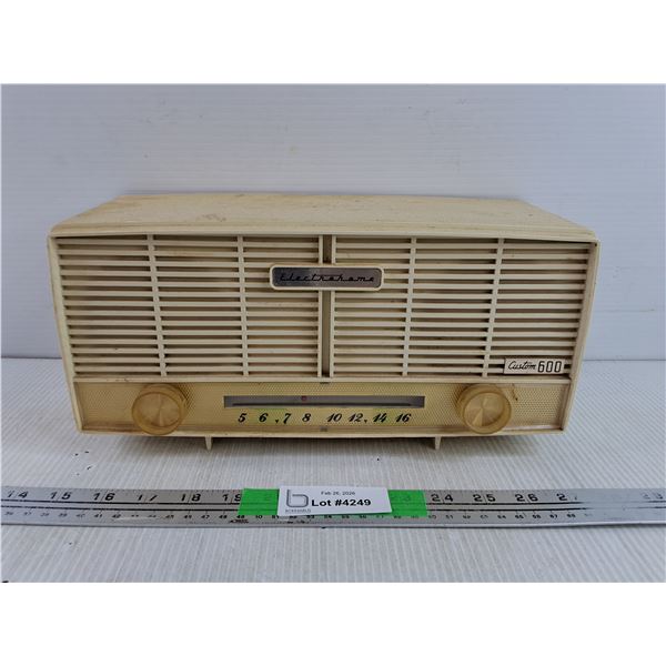 Vintage Electrohome Custom 600 Radio - As Is