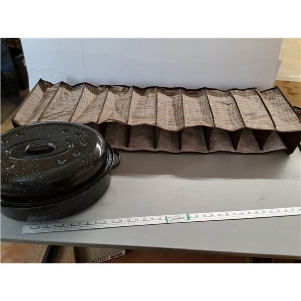 Large Roaster - L 18" & Shoe Holder- 45" x12" x6" - PICK UP