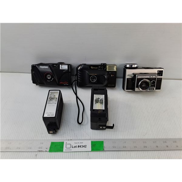 (3) Cameras- Kodak, Fuji, Keystone & (2) Flashmounts
