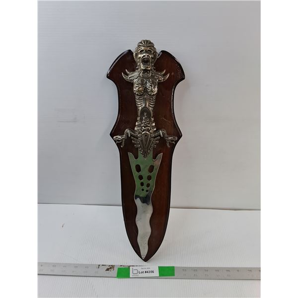 Medusa Dagger 18.75" & Plaque- Pickup Preferred
