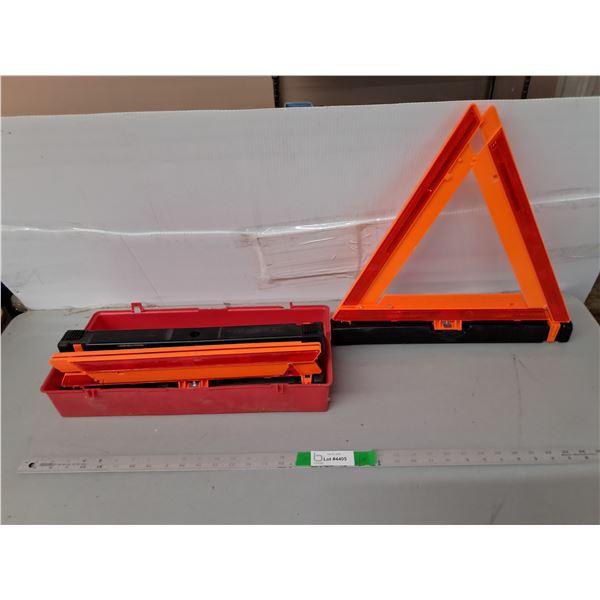 (3) Reflective Emergency Roadside Triangles