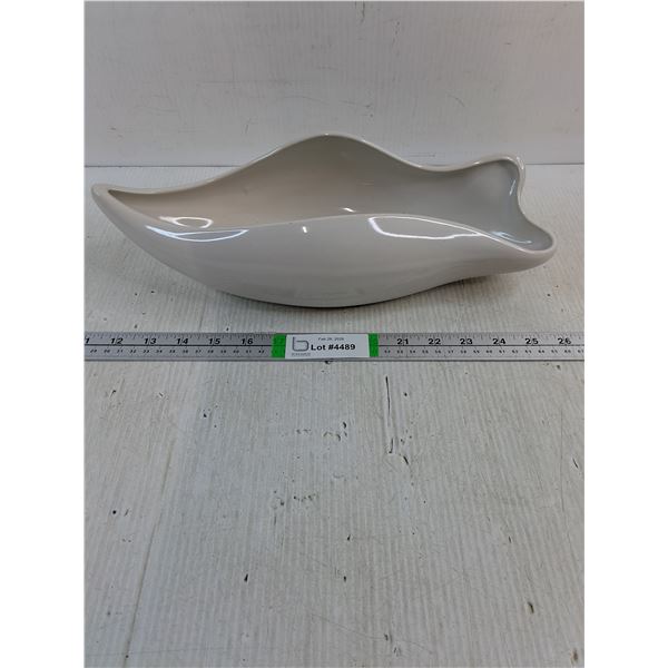 (1) White Ceramic Decorative Bowl:6"Wx14.5"Lx4.5"H