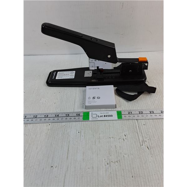 (1) Amazon Basics Heavy Duty Stapler-new