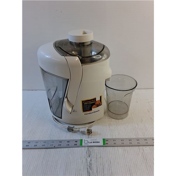 Juice Extractor (Juicer) Hamilton Beach- Powers On
