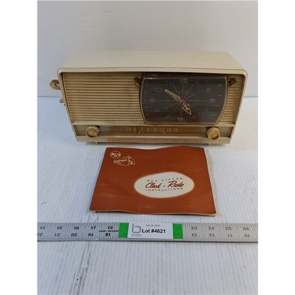 Vintage Clock Radio- RCA Victor- Powers On- As Is