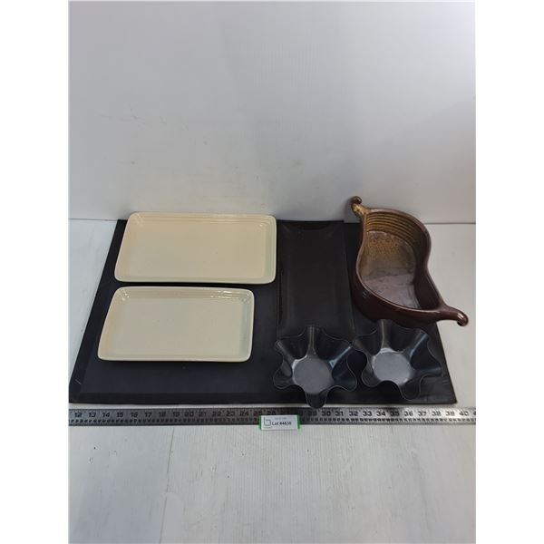 (3) Serving Platters, Decorative Bowl, Specialty Baking Tins