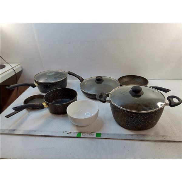 President's Choice Cookware Set & Bowl- Cannot Ship