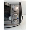 Image 2 : Bella Toaster Oven 15.5" x 9.5" x 8.5"- Powers On, PICK UP