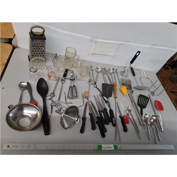 Kitchen Lot- Steak Knives, Cheese Grater, Potato Masher, Misc. Pickup Preferred