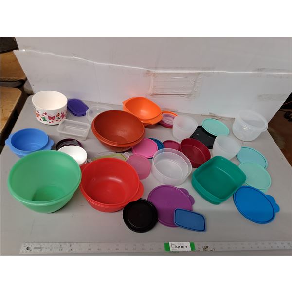 Plastic Storage Containers & Lids- As Is