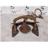 Image 6 : Group Of 3 Vintage Leghold Traps