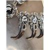 Image 11 : Spectacular Kenny Ray McNeilly Sterling Silver & Grizzly Bear Claw Navajo Style Squash Blossom