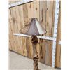 Image 8 : Sassafras Wood Rustic Floor Lamp