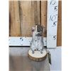 Image 1 : Bow Hunting Squirrel Taxidermy Mount