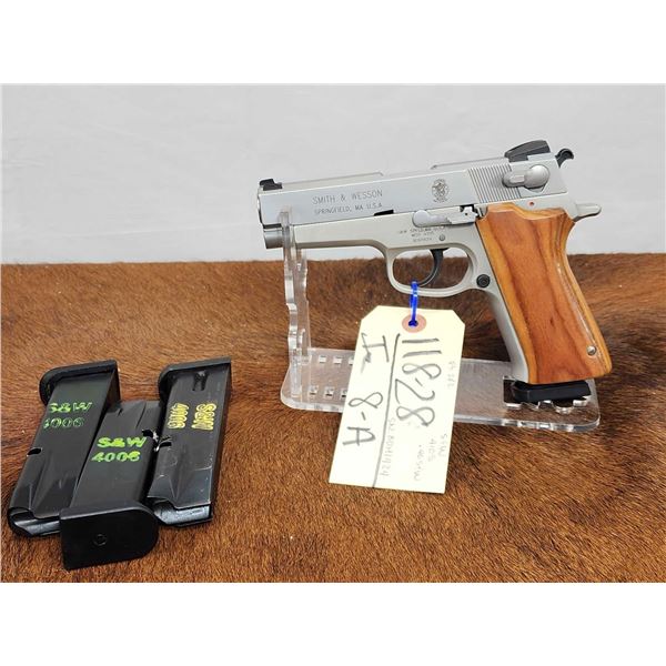 Smith & Wesson Model 410S .40s&w Semi Auto Pistol