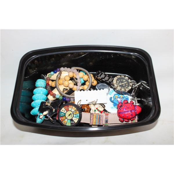 TRAY OF ESTATE JEWELLERY BOX CONTENTS