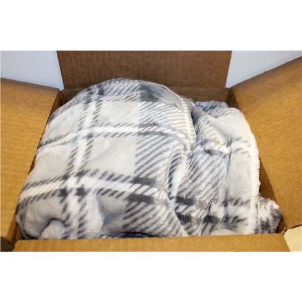 LIFE COMFORT THE ULTIMATE FAUX FUR THROW BLANKET
