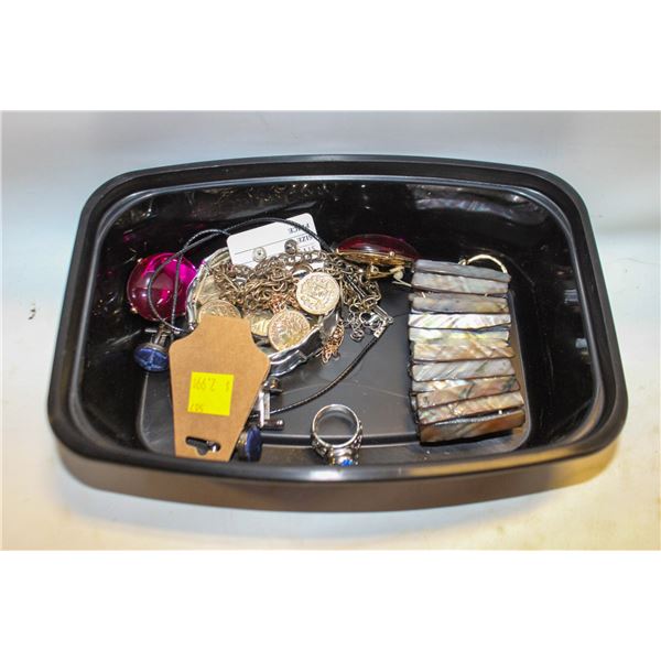 TRAY OF ESTATE JEWELLERY BOX CONTENTS