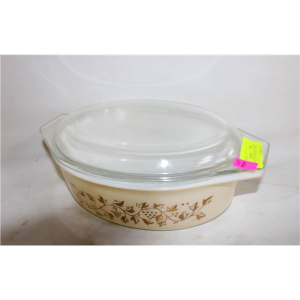 VTG PYREX 2.5QT GOLDEN GRAPES OVAL