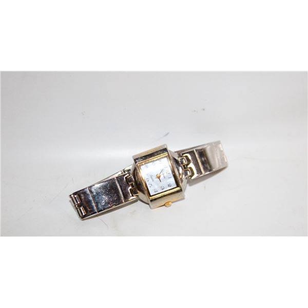 VINTAGE PARMEX QUARTZ MOTHER OF PEARL FACE WATCH